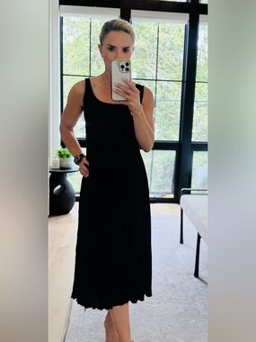 NWT Vince Black Sleeveless Pleated Midi Dress
